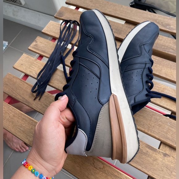 Men Navy Sneakers-Shoes in very good condition - Picture 5 of 7